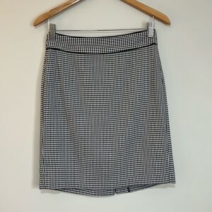 Banana Republic black and white houndstooth pencil skirt